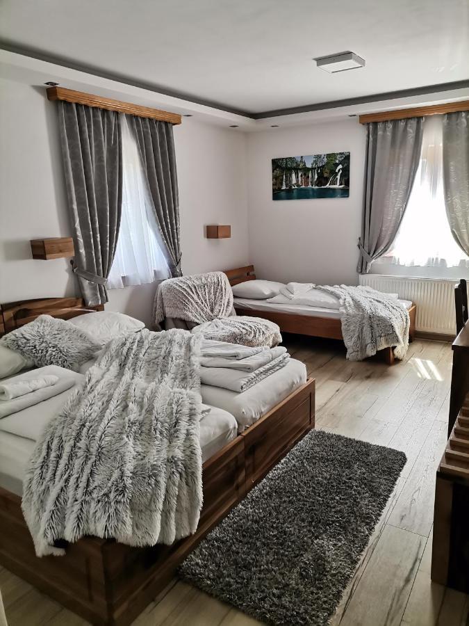 Hotel Pansion House Prijeboj Jezerce Zewnętrze zdjęcie